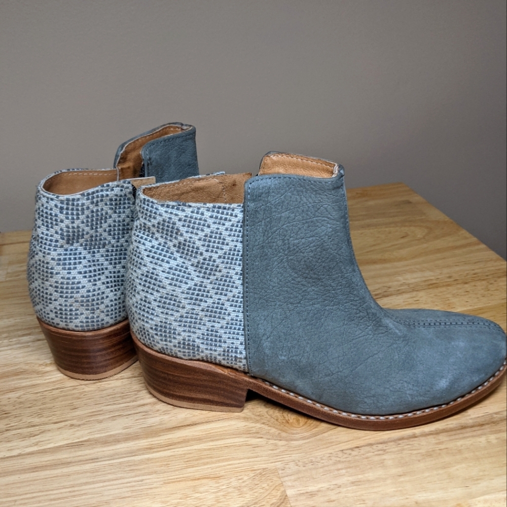 The Root Collective Espe Boots in Smoke